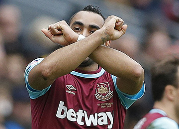 Payet - Crossed Hammers